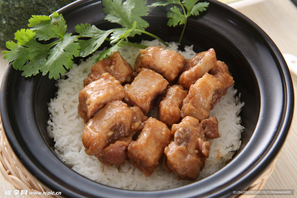 排骨煲仔饭