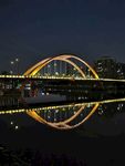 现代大桥夜景