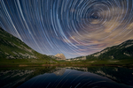群山河流星空草地风景