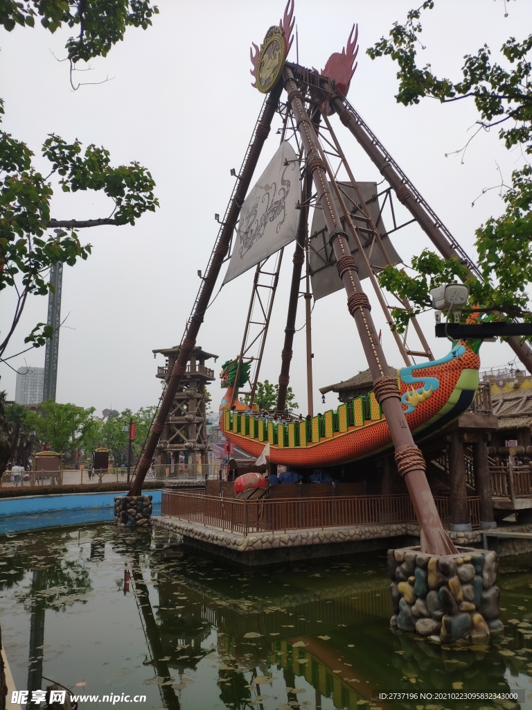 龙舟飞渡