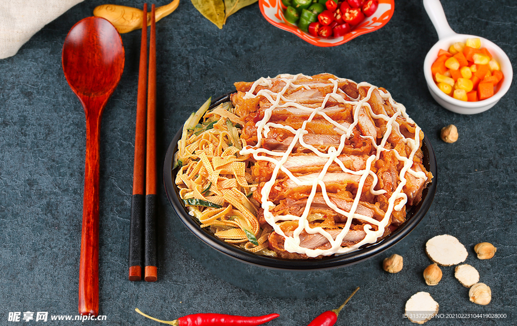 烤肉拌饭美食料理图片