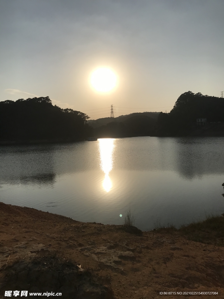 水库日落