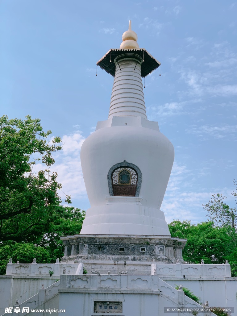 扬州瘦西湖景观之一观音寺白塔