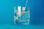 水