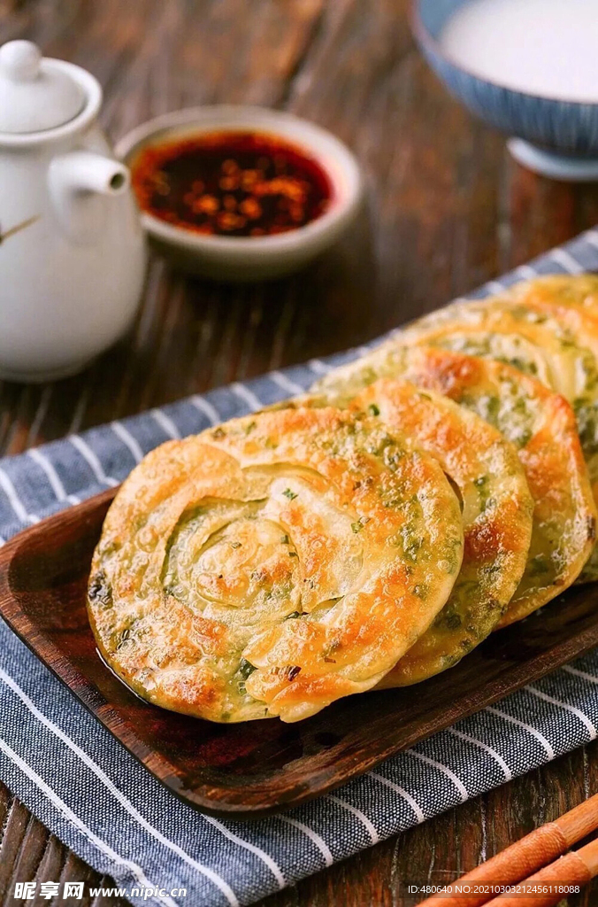 葱油饼美食