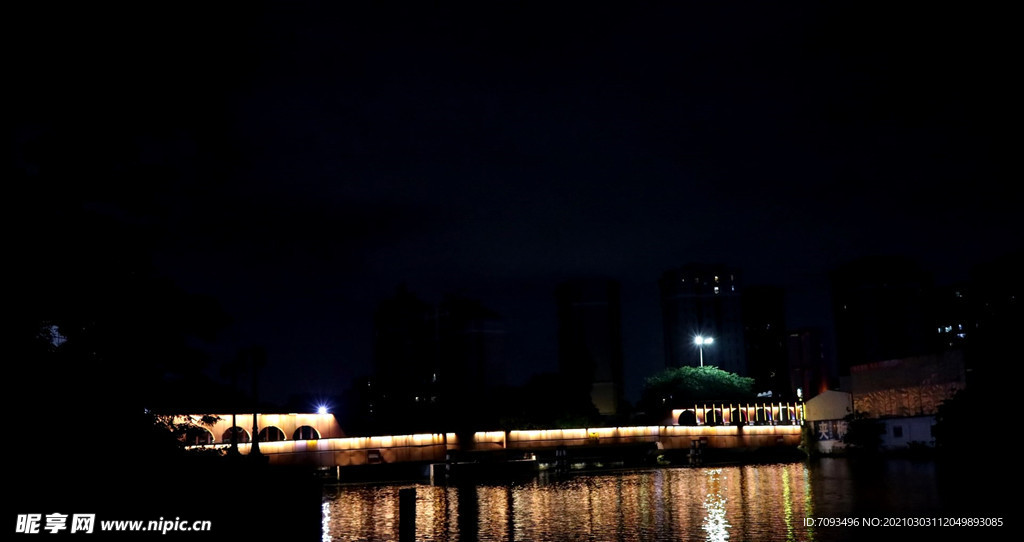 员峰桥 夜景