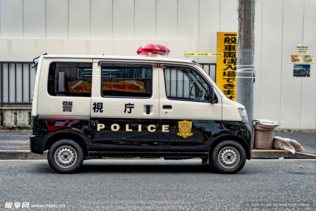 警车