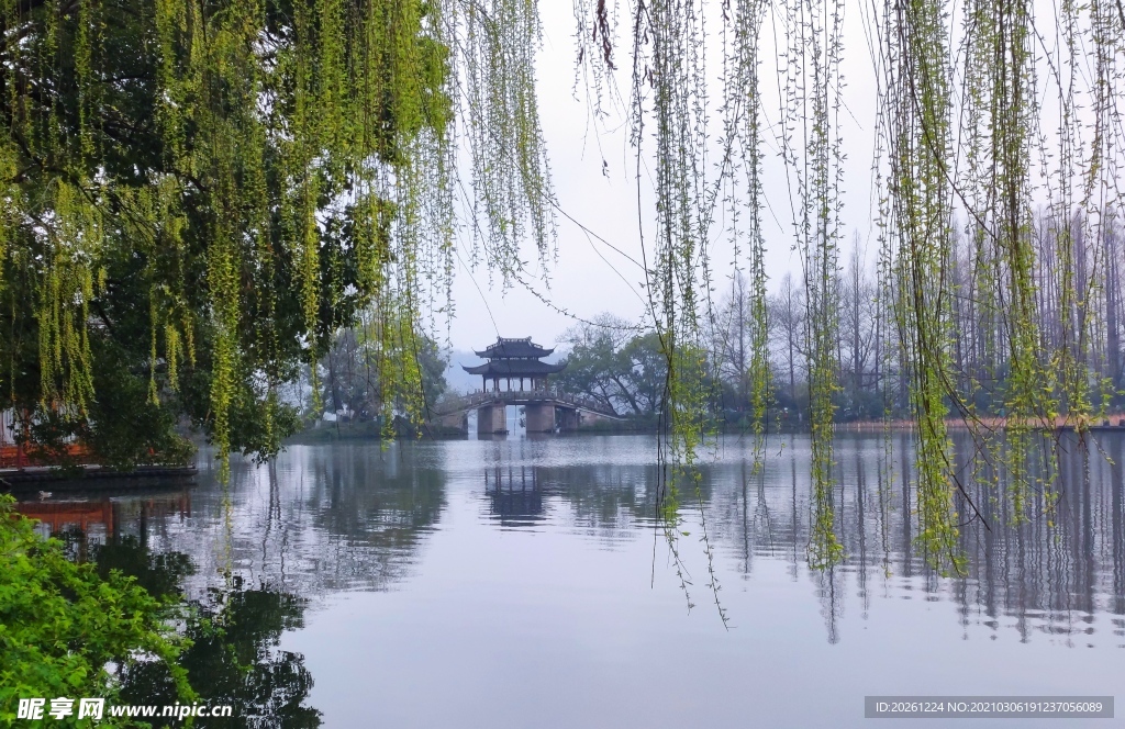 水墨西湖