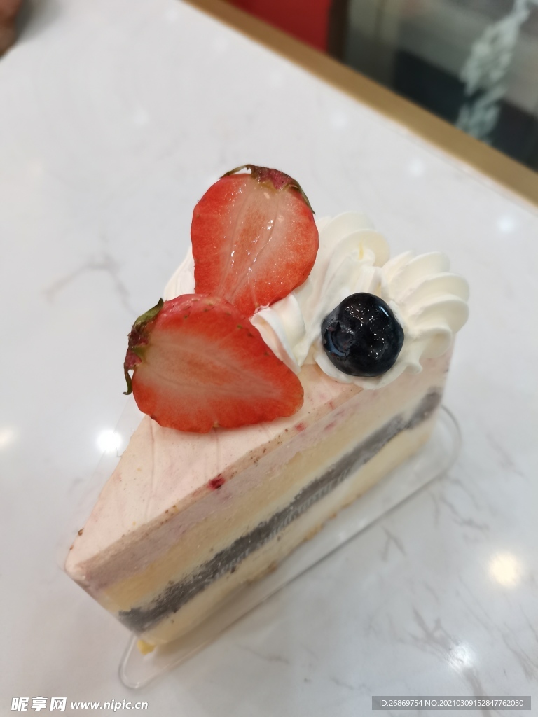 草莓西点蛋糕