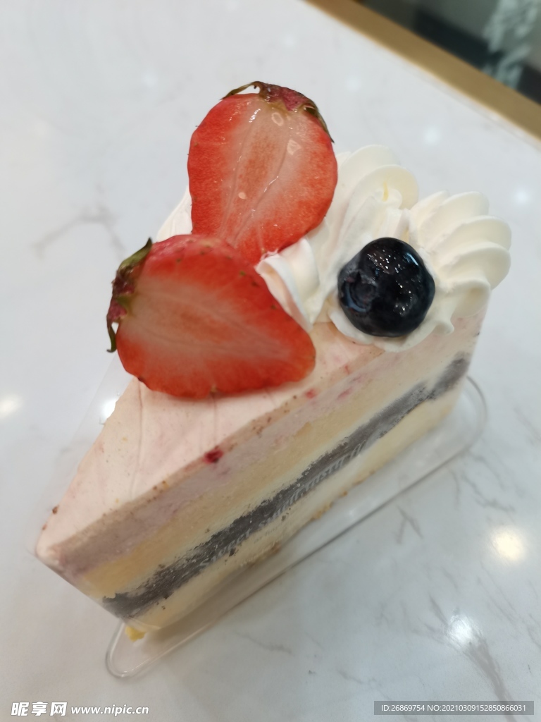草莓西点蛋糕