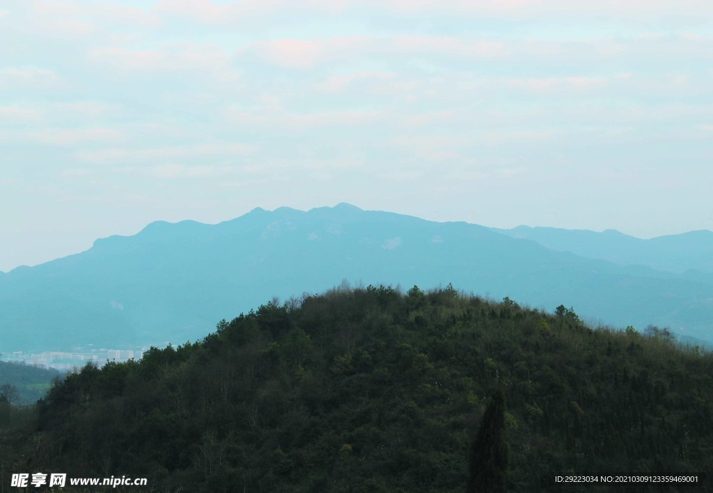 山    蓝天