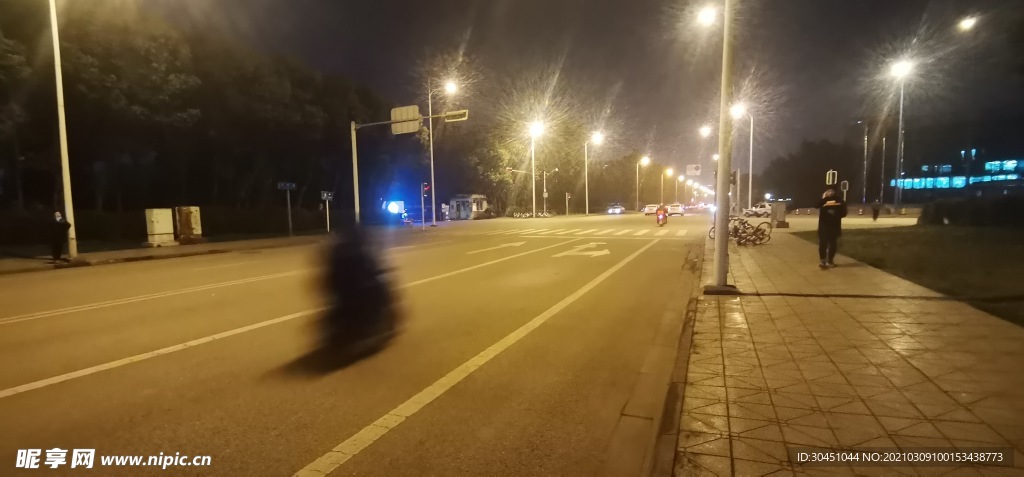 不明物的夜晚