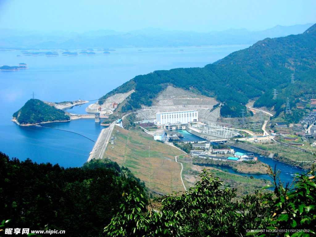 水库大坝土坝