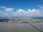 航拍钱塘江江边跨江大桥鸟瞰