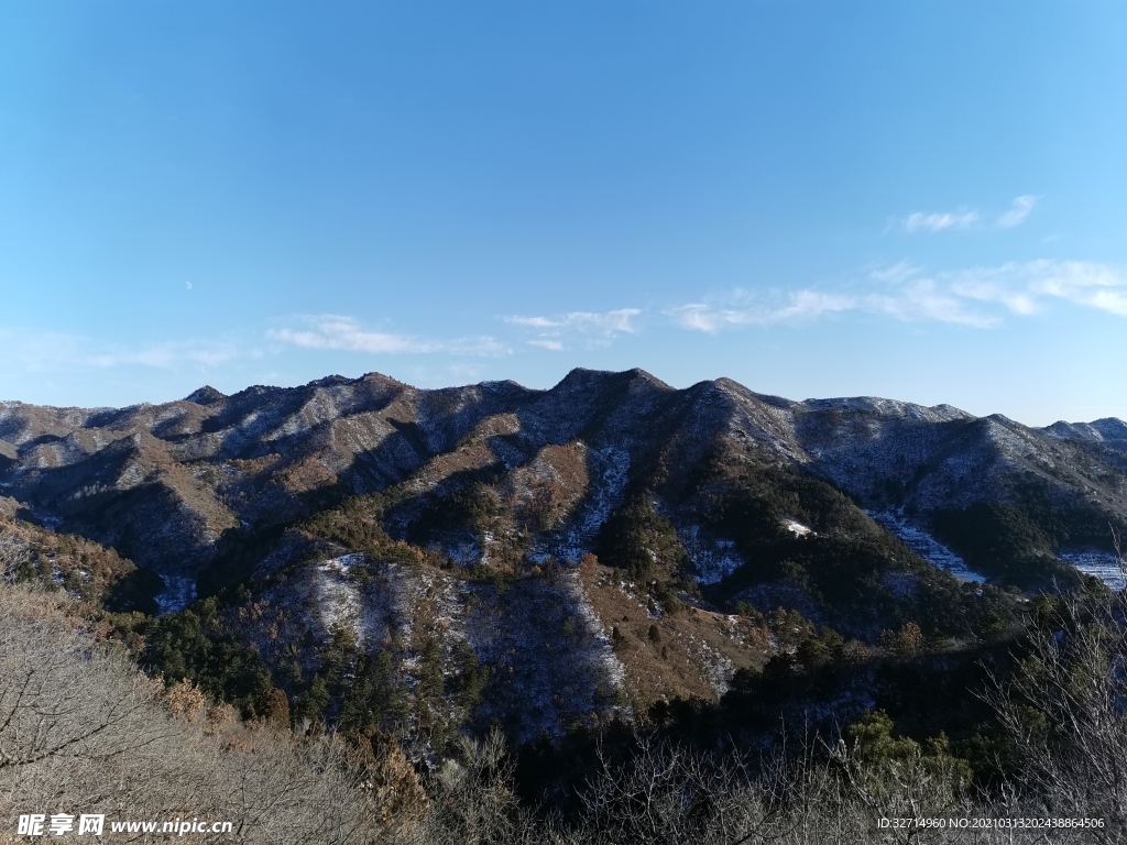 雪后的山