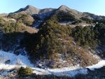雪绕山