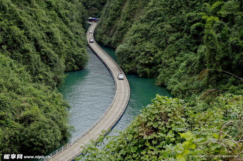 水上浮桥