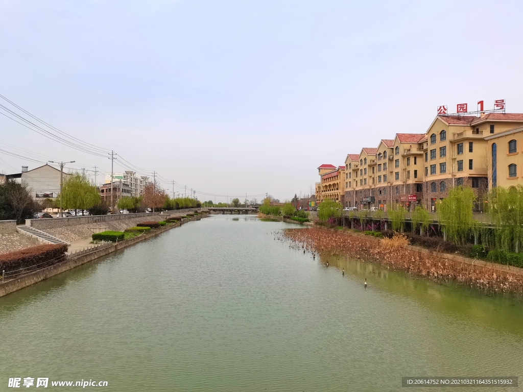 美丽的河道风景