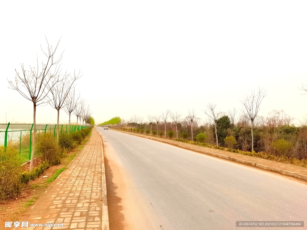 空荡荡的道路风景