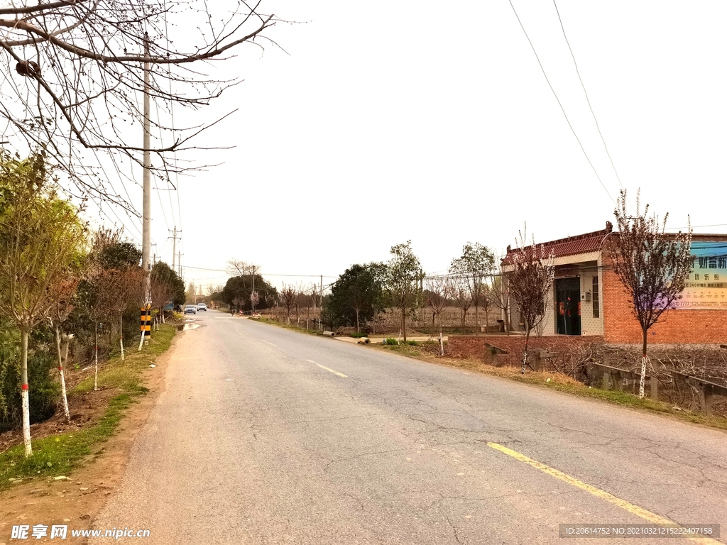 空荡荡的道路风景