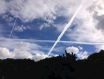 天空中的机尾云