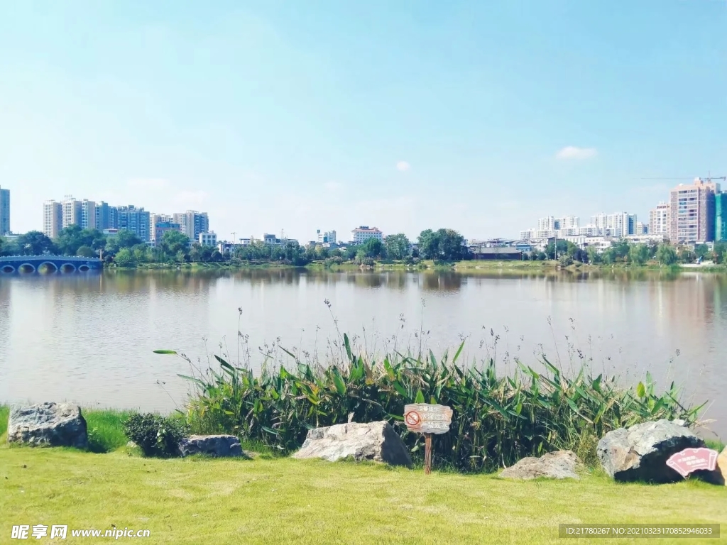 湖边风景