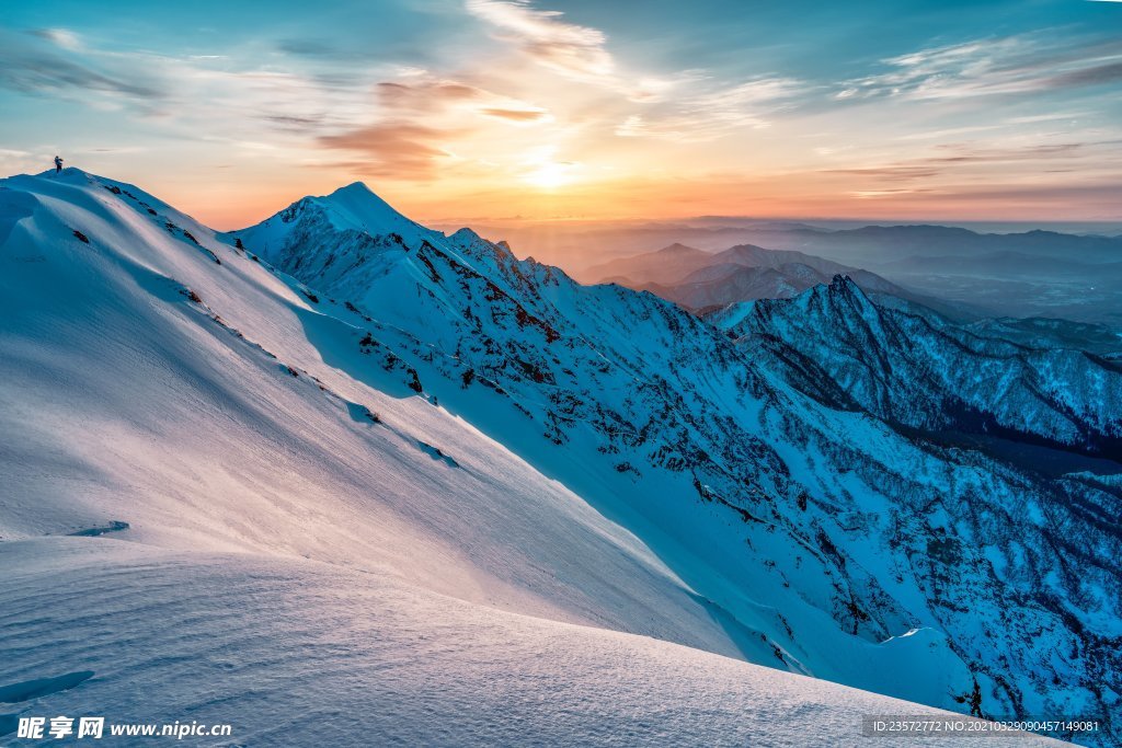 雪山日出