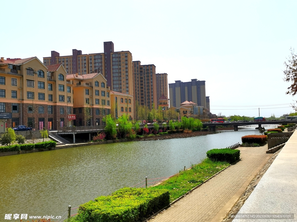 美丽的河道风景