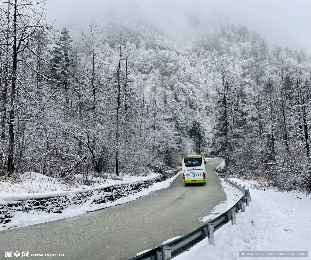 雪景与公路