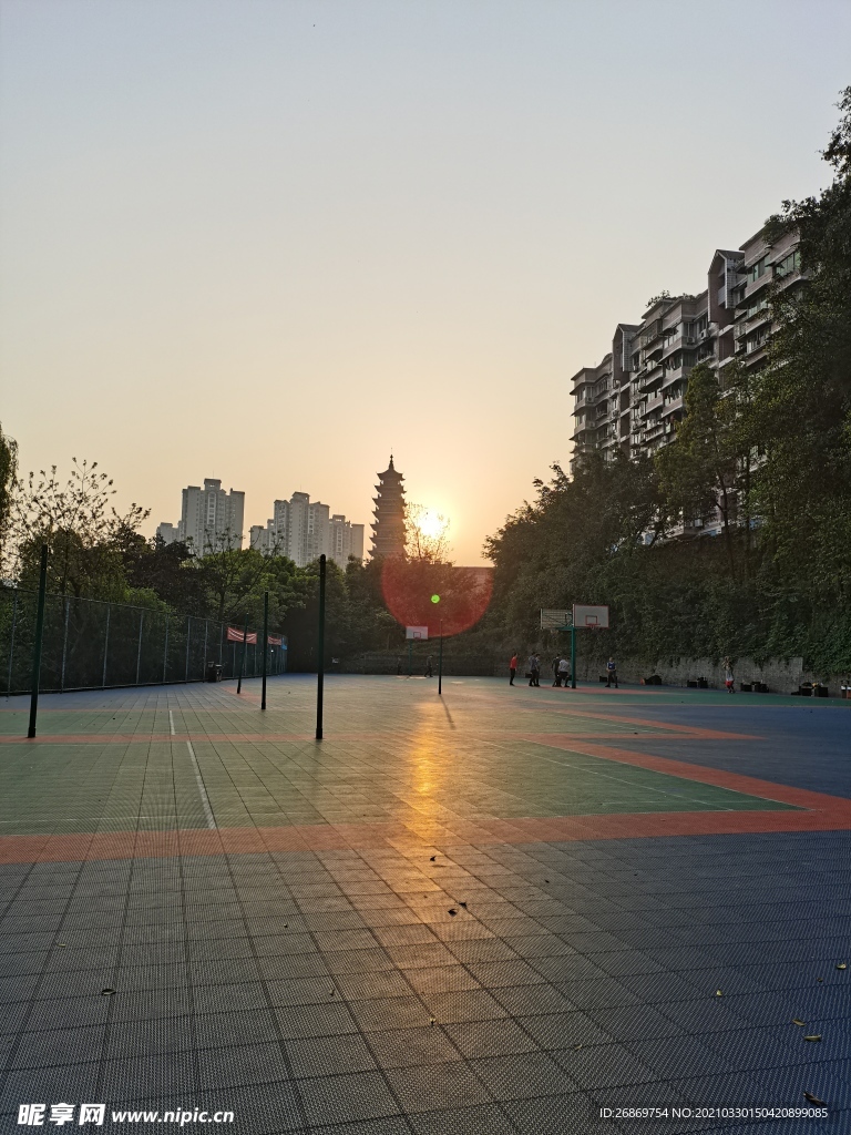 公园健身球场