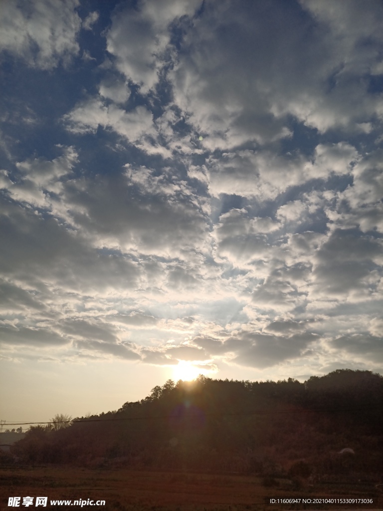 太阳下山图片