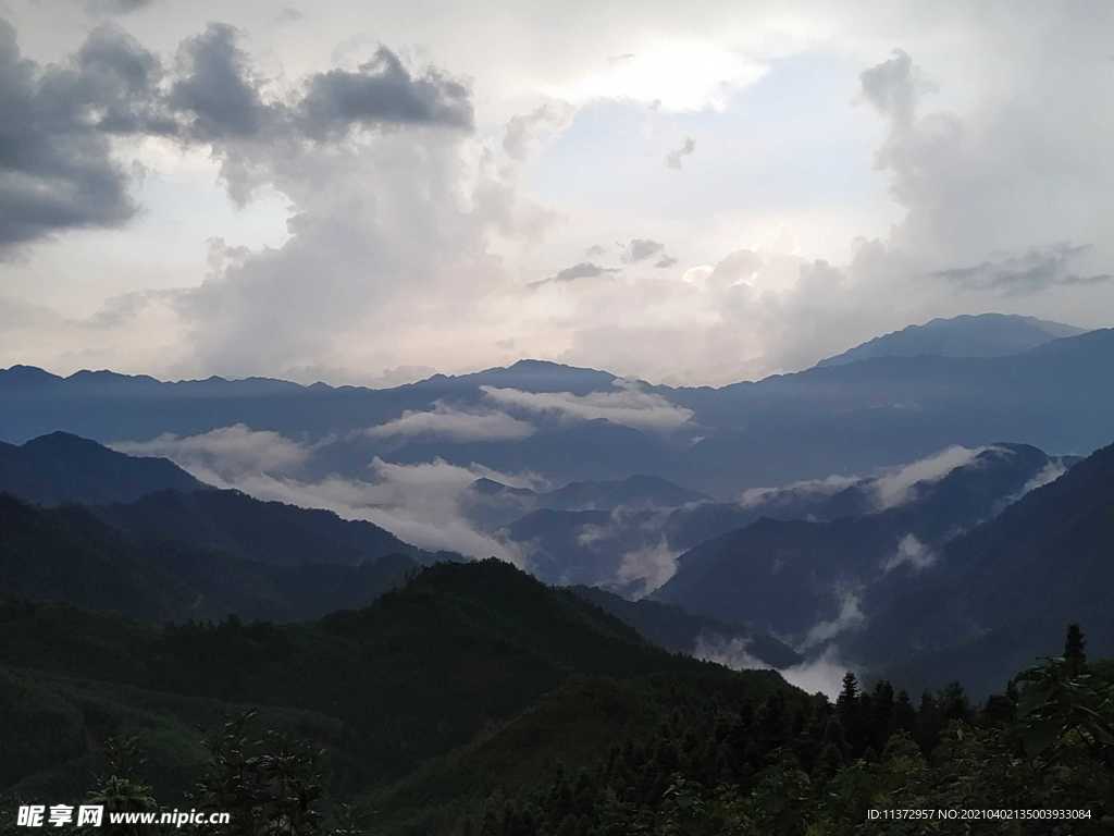 高山  云海