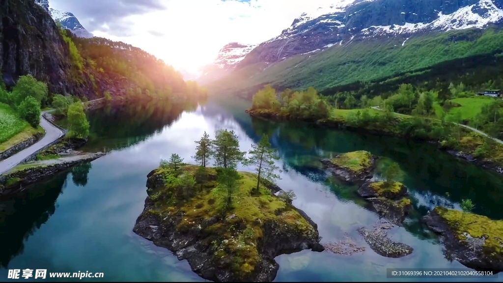 短视频素材航拍日光下山川河流
