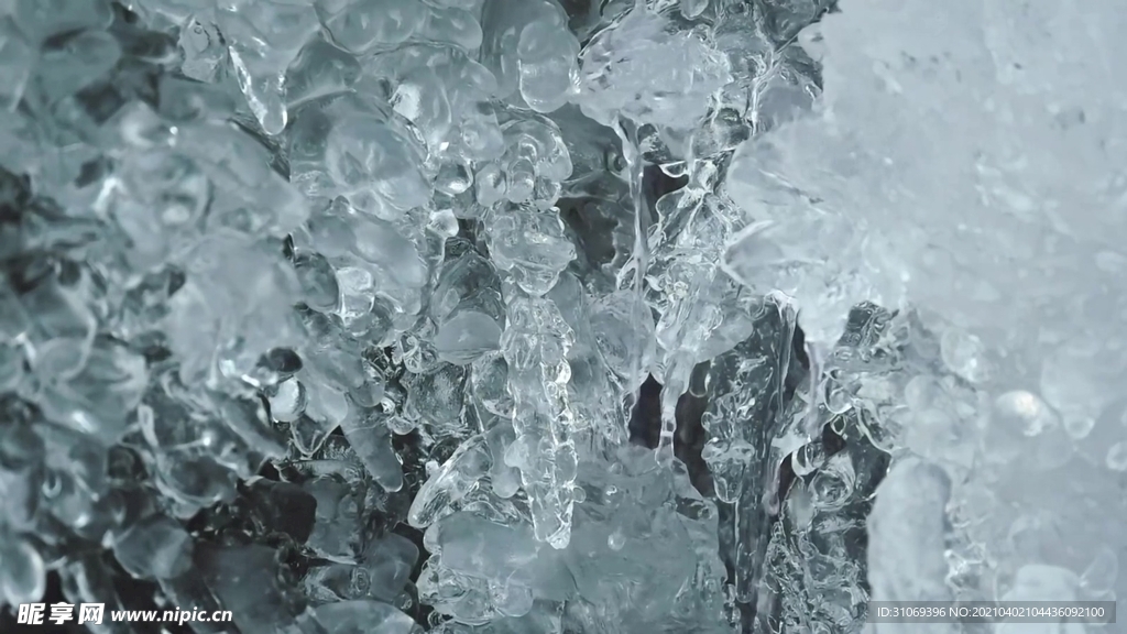 4K微焦距冰川融化成水视频