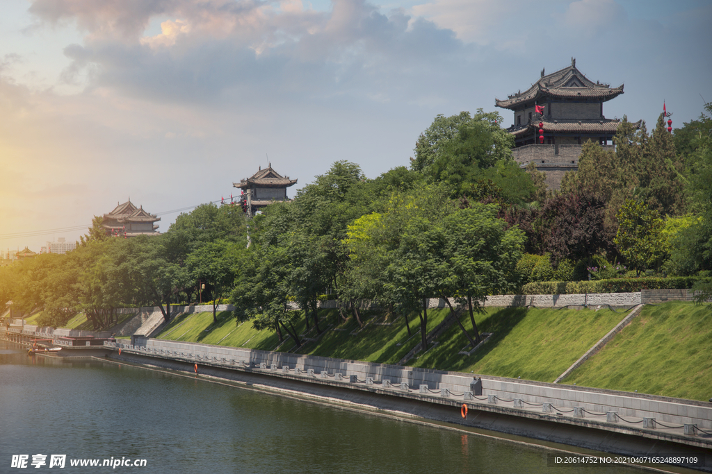 美丽的护城河风景