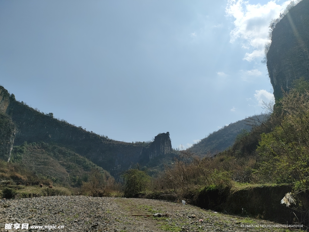 青山采花洞