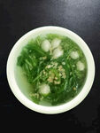 猪肉丸子煮油麦菜汤