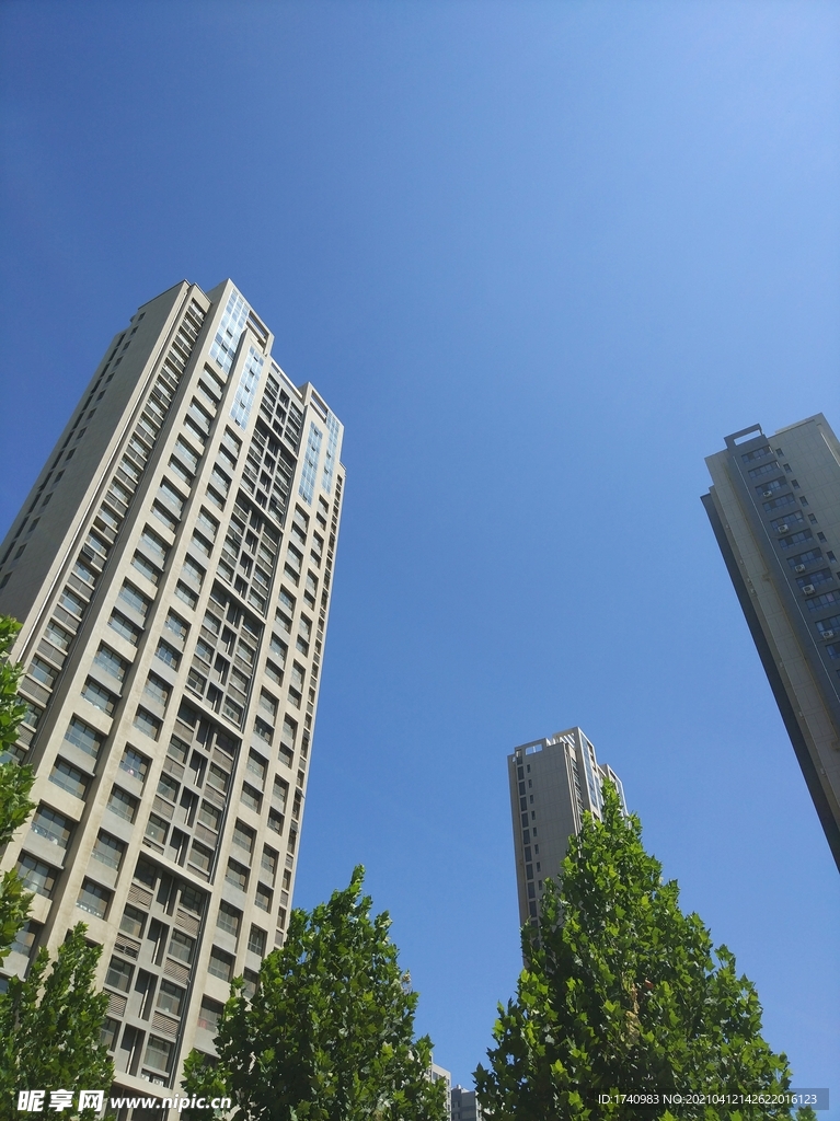 蓝天  高楼
