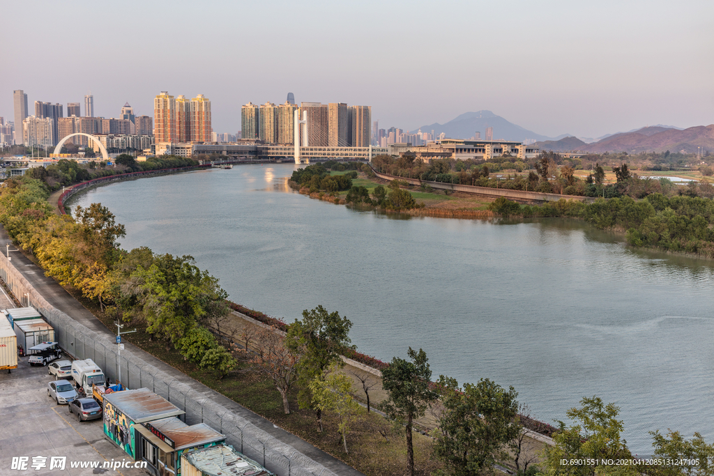 深圳界河落马洲福田口岸