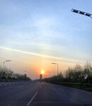 车中看夕阳 大路顺畅