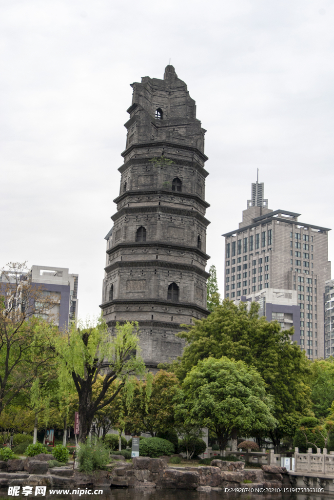 兴国塔
