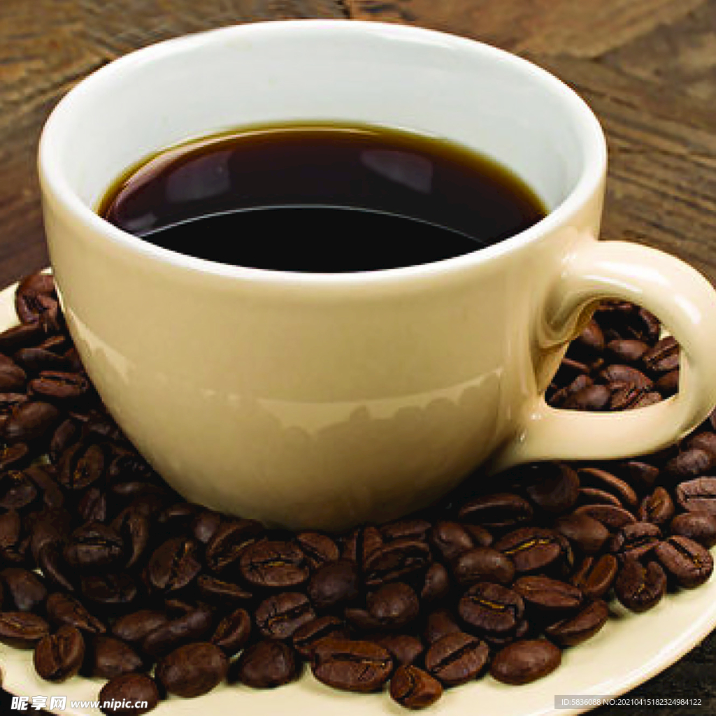 咖啡豆和一杯咖啡