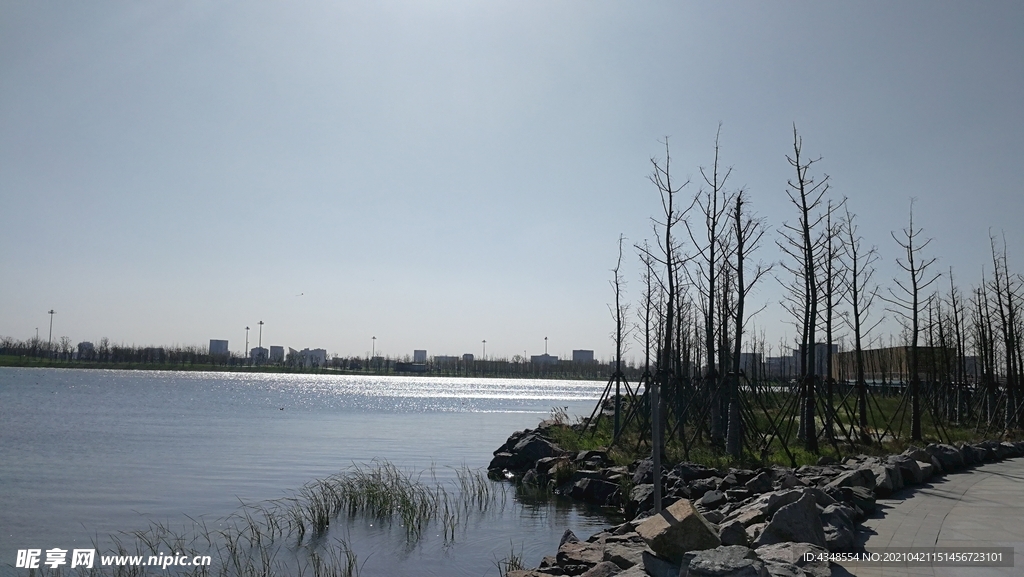 上海滴水湖北岛