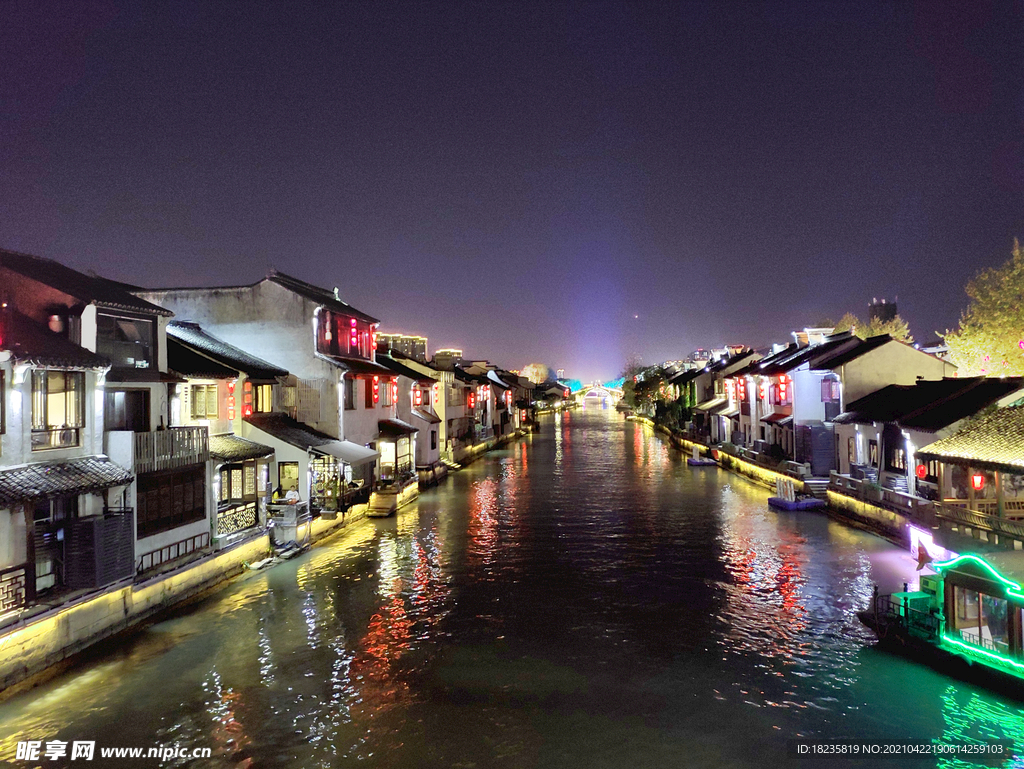 古镇夜景