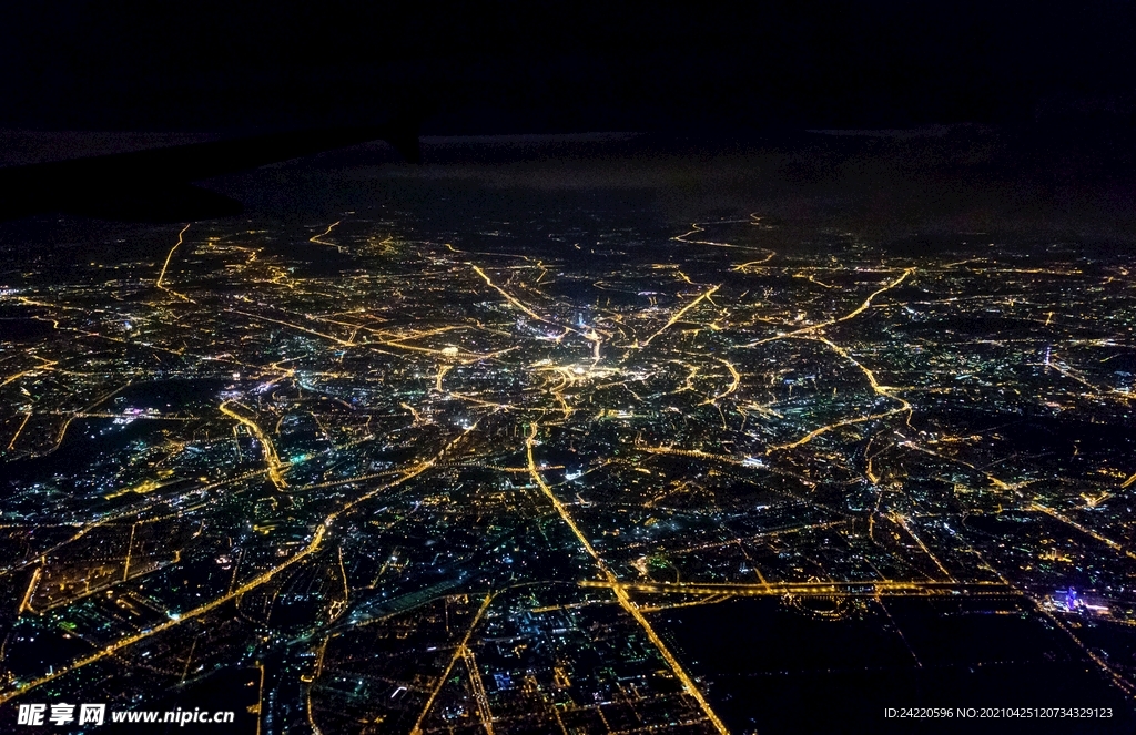 航拍莫斯科灯火通明城市夜景