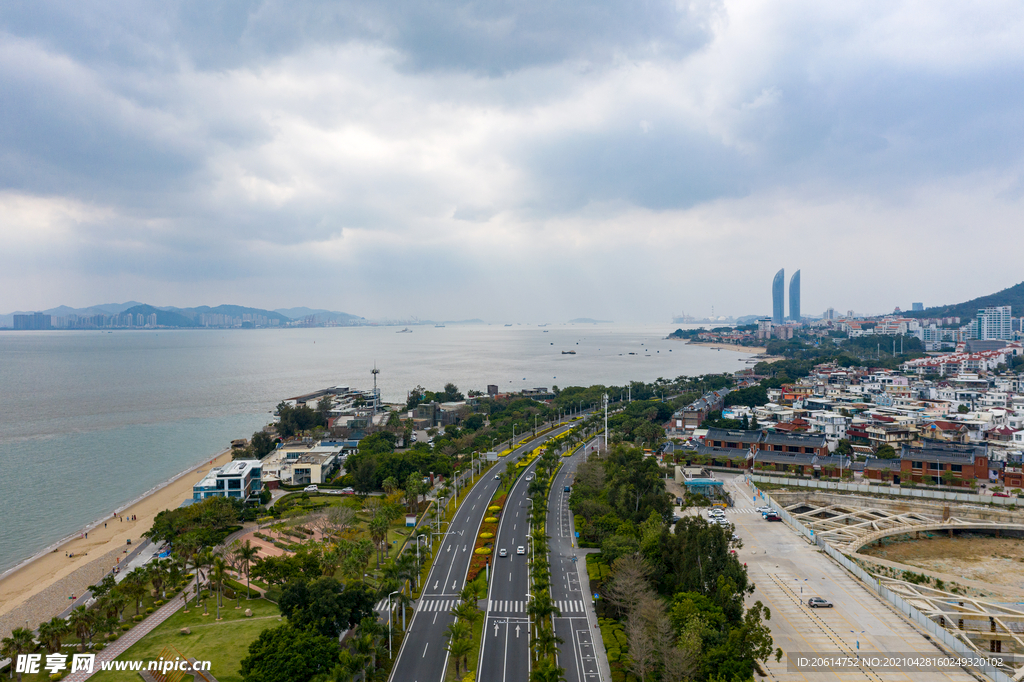 海报的城市干道风景