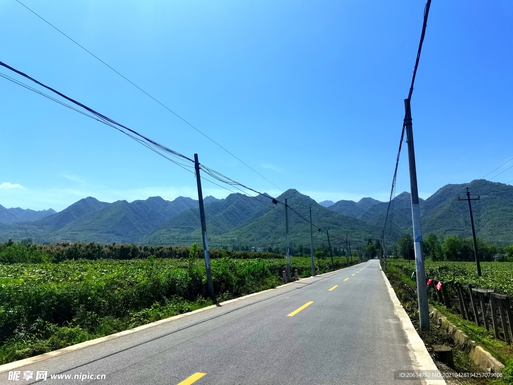 空荡荡的道路风景