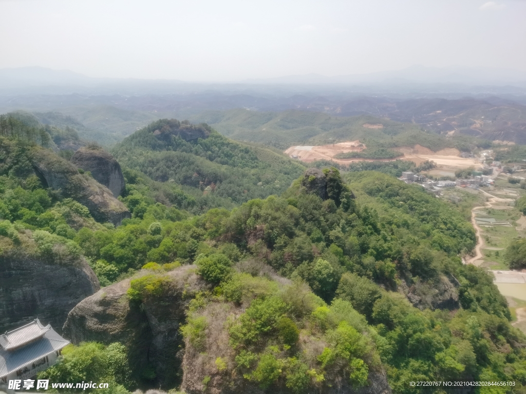 登霍山 赏天然森林风光