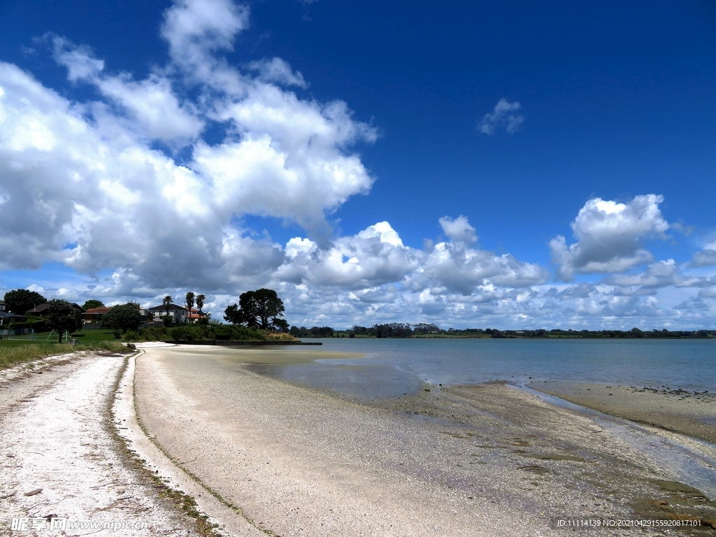 海滨小镇海滩风景