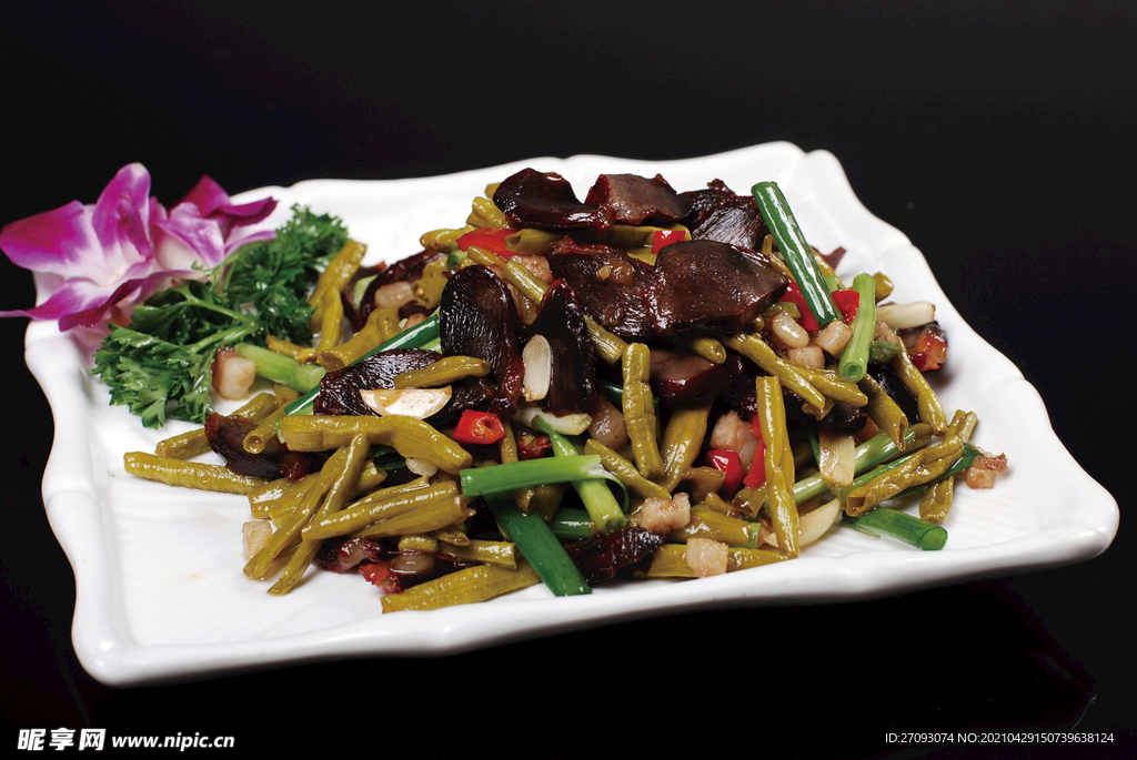 酸豆角炒鸭胗
